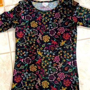 Lularoe Gigi shirt
